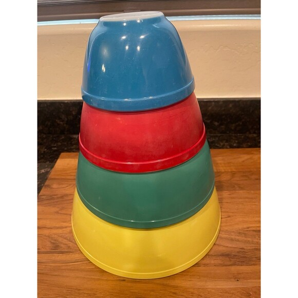 Vintage Pyrex Colored Nesting Mixing Bowls Set of 4 - 401, 402, 403, 404 - Picture 9 of 10
